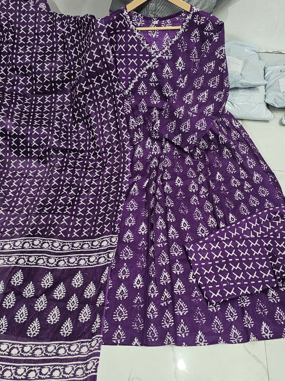 Look straight out of a dreamy movie set as  you turn around and walk in this Angrakha suit ! The perfect of traditional wear (SWSK25)
