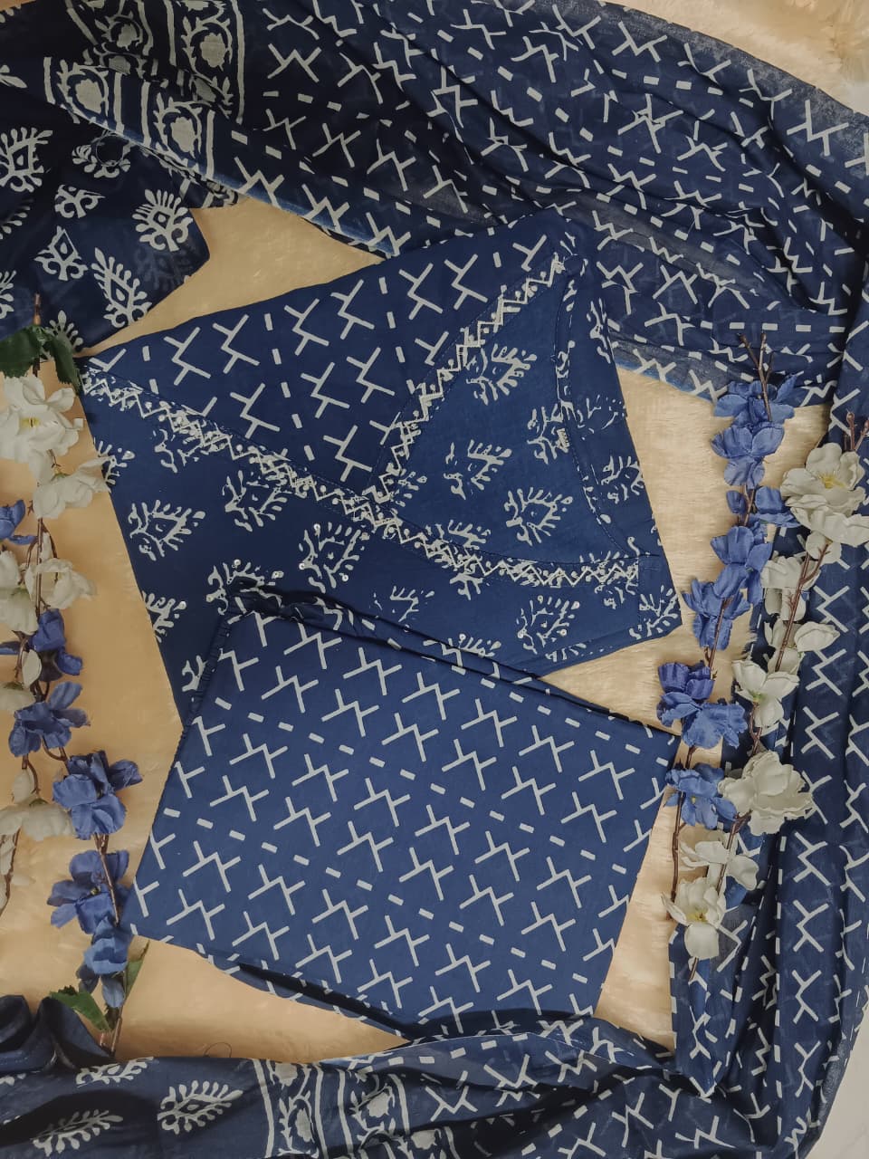 Look straight out of a dreamy movie set as  you turn around and walk in this Angrakha suit ! The perfect of traditional wear (SWSK25)