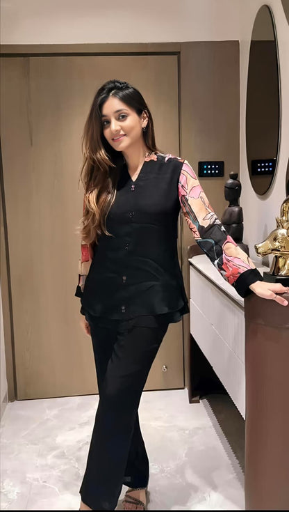 New to our smart premium woven cotton co-ord set with Beautiful Fox Georgette sleeves that's perfect for work to vacation (RD34)
